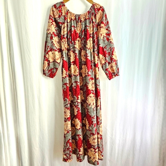 🇨🇦 Honeybea Studio Floral Maxi Dress - Picture 12 of 13